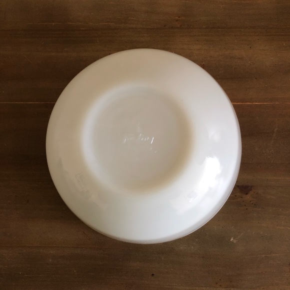 Vintage Fire King mixing bowl - Picture 4 of 7